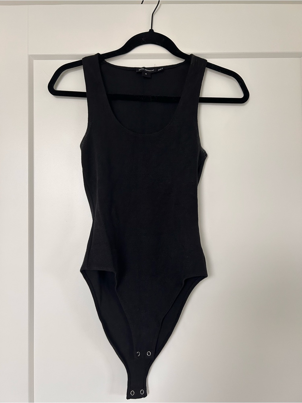 Good American Black Scoop Neck Tank Bodysuit